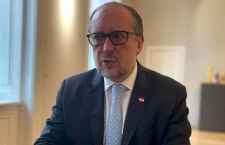 Глава МЗС Австрії прокоментував «мирну місію» Орбана