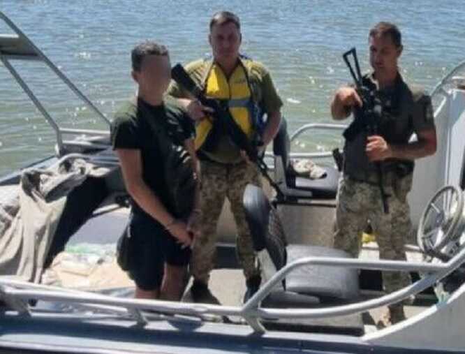 У ДПСУ розповіли про спробу чоловіка виїхати з України на акваскутері