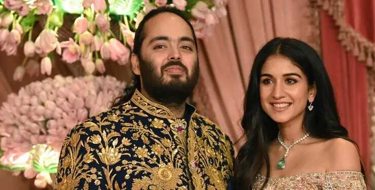 ЗМІ розповіли про подарунки на весіллі найбагатшого нареченого Індії