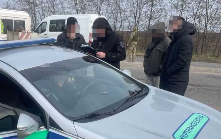 За матеріалами ДБР судитимуть керівника Укртрансбезпеки Миколаївщини, який обкладав даниною перевізників