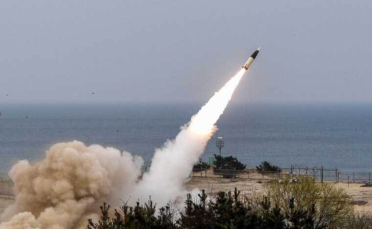 Українські пабліки показали нічні пуски ATACMS по Криму