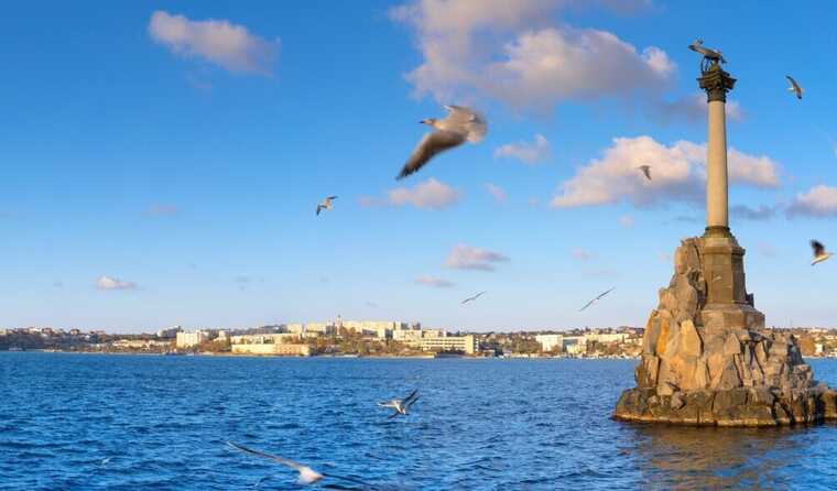 В окупованому Севастополі на 15 діб заарештували чоловіка, який слухав "Червону калину"