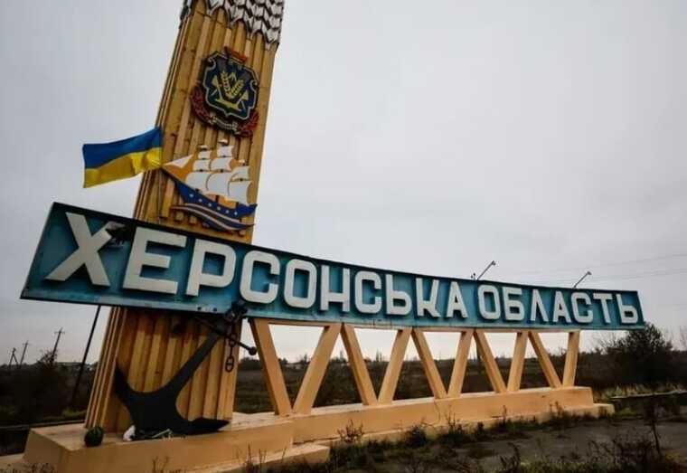 Окупанти на Херсонщині скинули вибухівку з дрона: є поранений