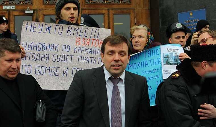 Нардеп від забороненої ОПЗЖ отримав у подарунок від матері понад 1,3 мільйона гривень