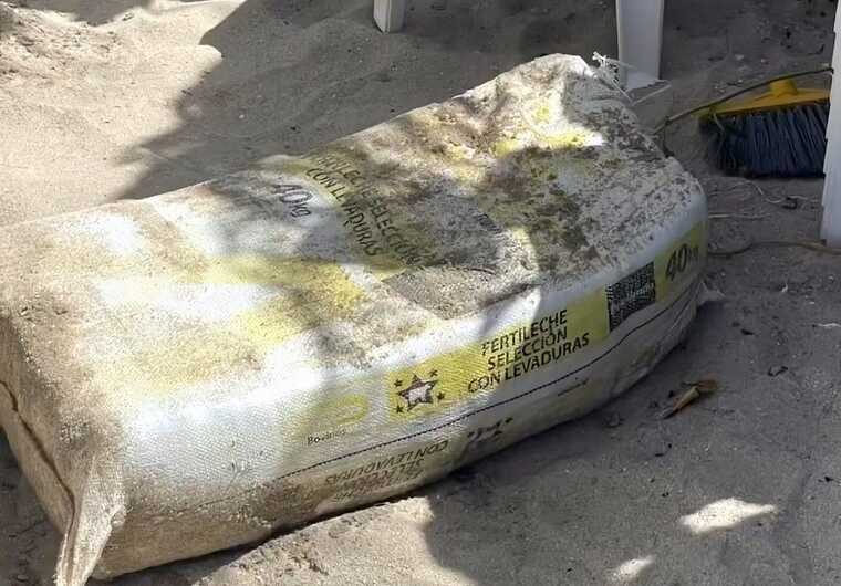 У США ураган викинув на пляж упаковки з кокаїном