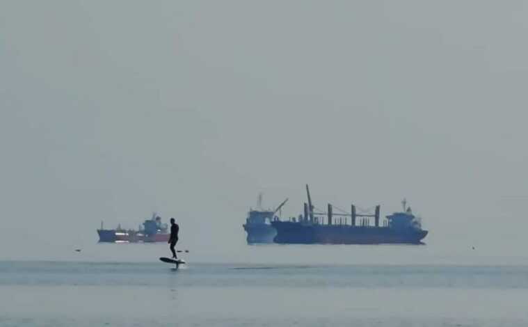 На півночі Польщі помітили "летючі кораблі"