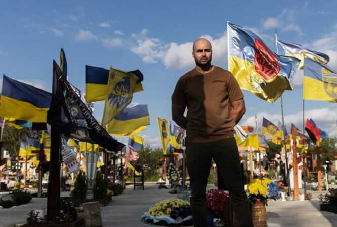 Военный «Азова» борется с кладбищенской мафией Киева