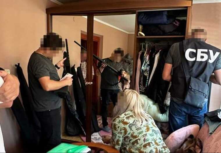 In the Carpathian region, a law enforcement officer transported draft dodgers to Romania for $10,000