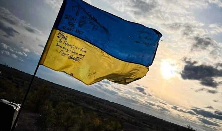 У мережі показали, як ЗСУ знімають російський прапор у Курській області