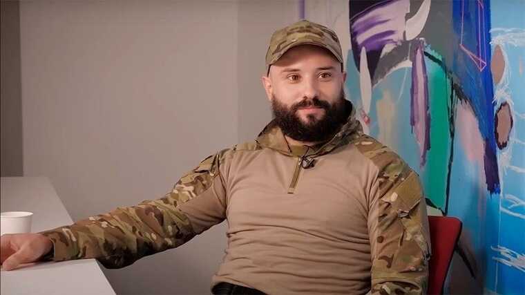 Віктор Розовий показав, як йому після поранення вставили титанову пластину в череп