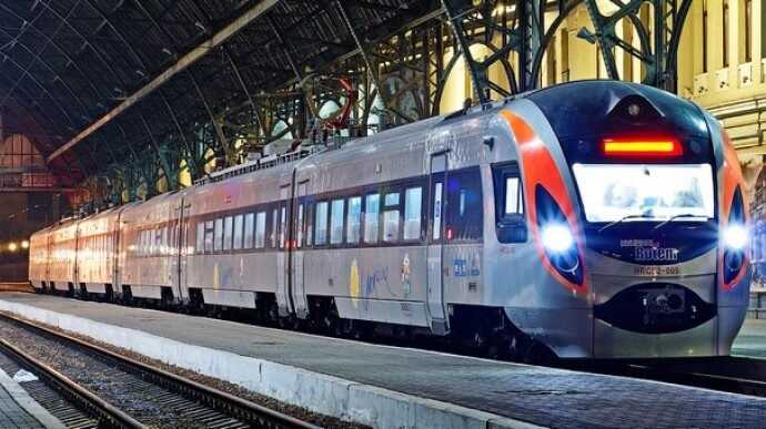 Ukrzaliznytsia wants to raise prices for luxury and Intercity trains