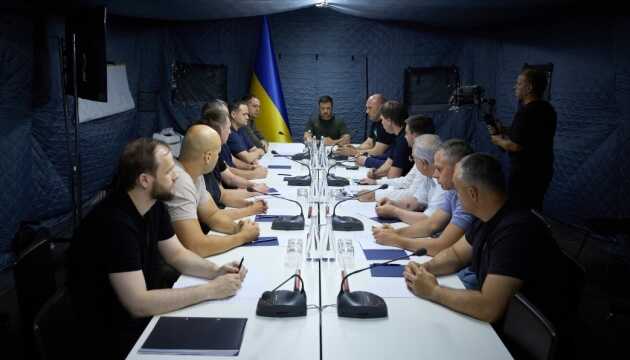 На Дніпропетровщині Зеленський провів нараду щодо забезпечення водою міст і громад