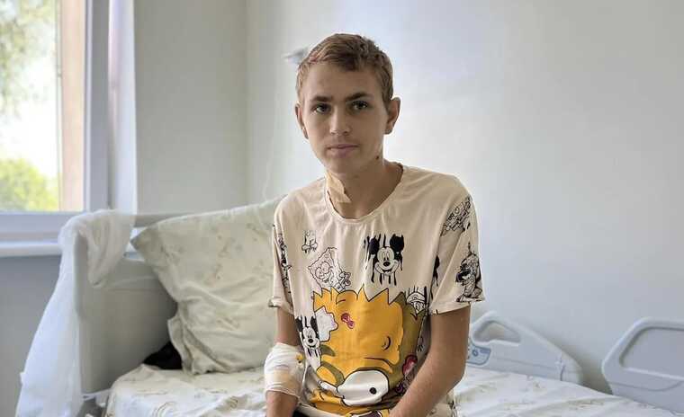 Львівські лікарі врятували 16-річного хлопця, який заразився у водоймі смертельною інфекцією