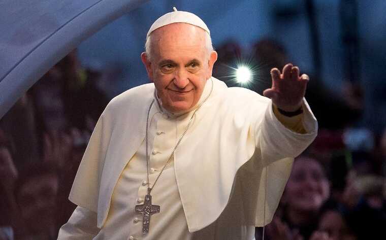 Pope criticizes ban on Russian Orthodox Church in Ukraine