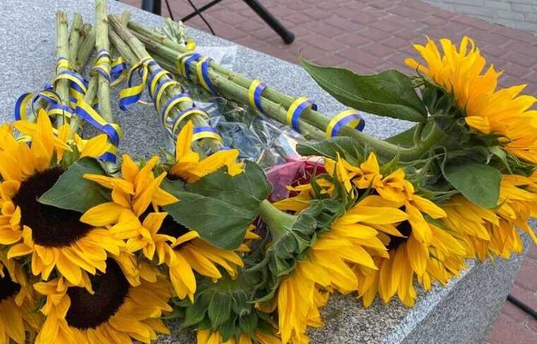 В Україні вшановують пам’ять захисників, що загинули в боях проти російських окупантів