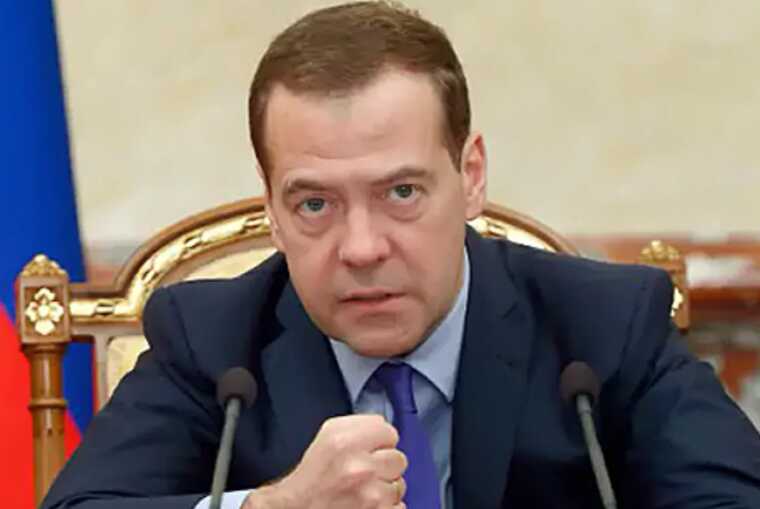 Медведєв відзначився новою маячнею про "кокаїнового хлопчика" і "напівдохлого пса Байдена"