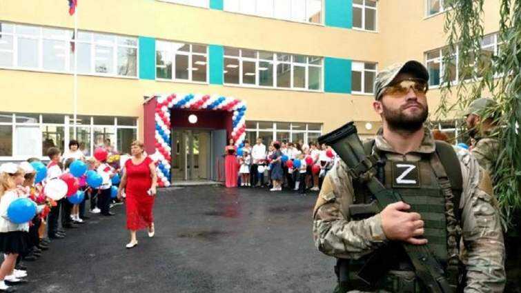 Росіяни на окупованих територіях змушують вчителів виявляти проукраїнських дітей