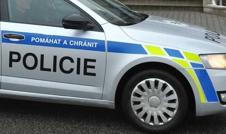 В Чехии сотни школ получили уведомление о заминировании