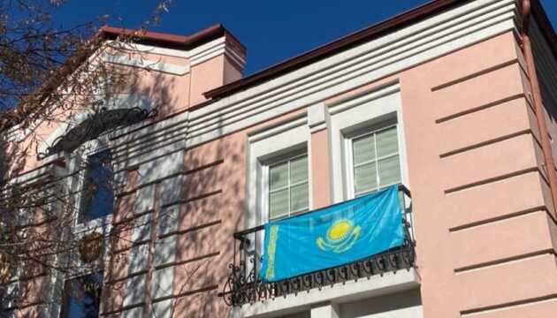 Посольство Казахстану в Україні закликало своїх громадян залишити країну через зростаючу напругу