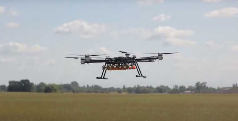 Український дрон "Королева шершнів" ефектно відпрацював по позиціях окупантів з автомата