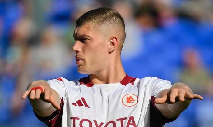 ЗМІ дізналися зарплату Артема Довбика в "Ромі"