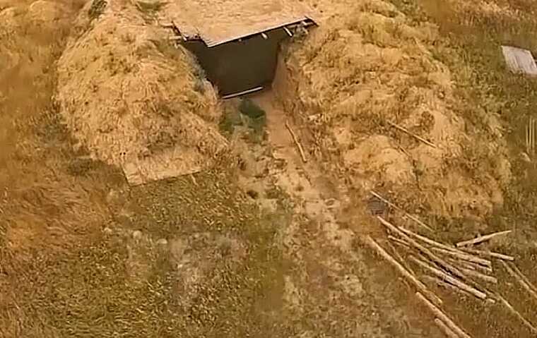 Українські дрони-камікадзе знищили російську «буханку» та укриття окупантів