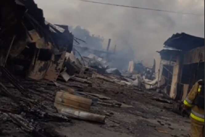 As a result of the shelling in Myrnohrad, the trading pavilions at the market have been destroyed