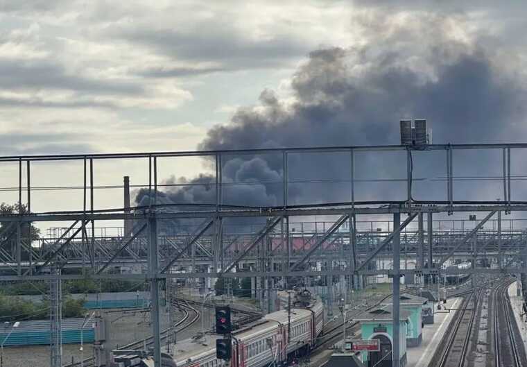 У російському Омську сталася пожежа на танковому заводі