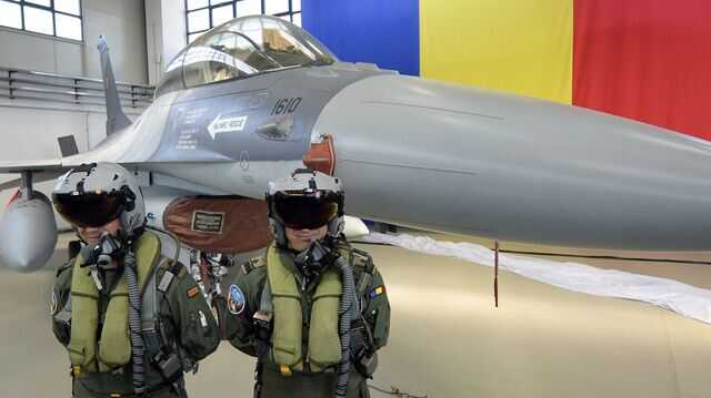 Ukrainian pilots in Romania have started training on F-16