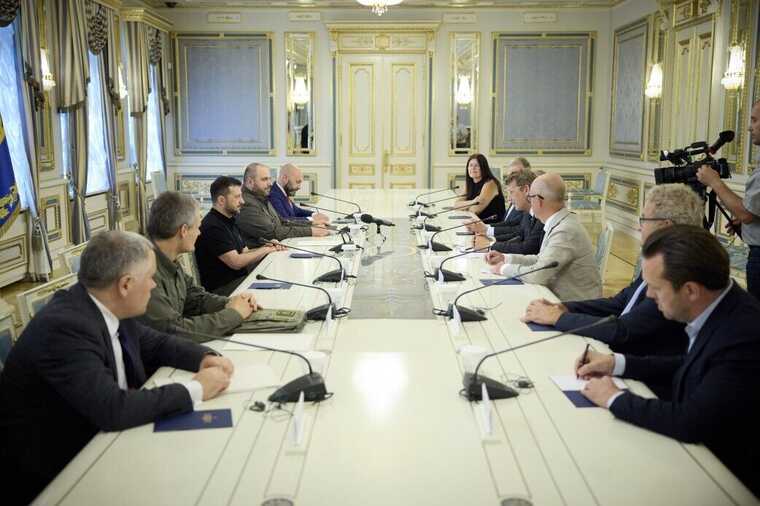 Зеленский провел встречу с министром обороны Дании