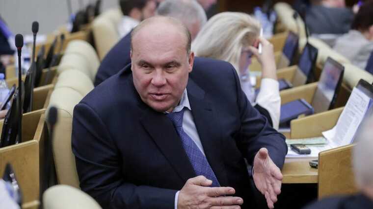 В РФ депутат призвал взорвать ядерную бомбу на их территории