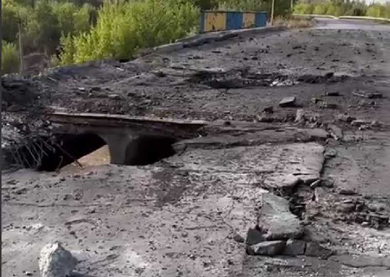 Russian Armed Forces have finally destroyed the East Bridge in Pokrovsk: a video has appeared online