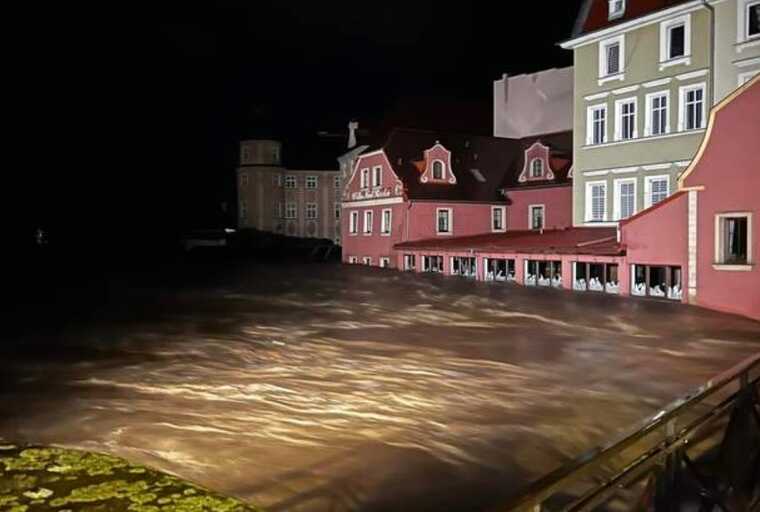 У Польщі через сильну повінь зафіксовано перший випадок загибелі