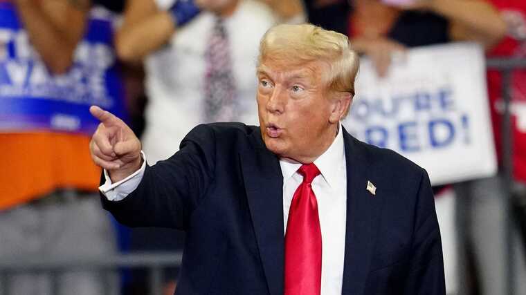 Трамп написал, что ненавидит певицу Тейлор Свифт