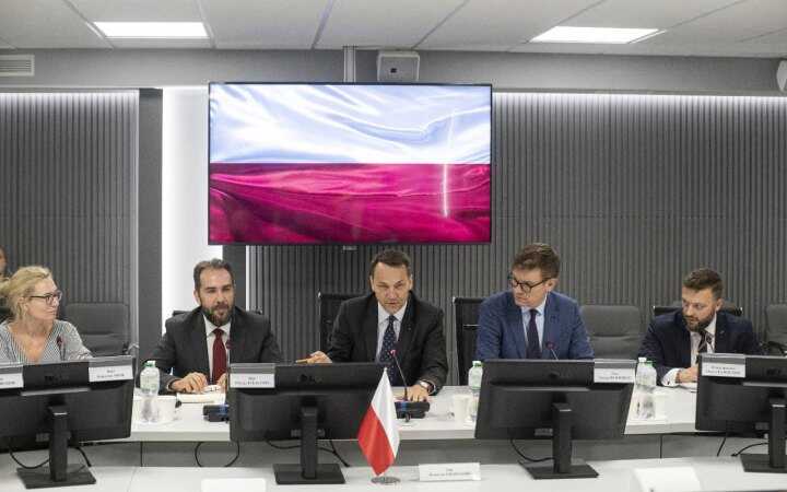 Умєров та Сікорський обговорили залучення інвестицій в українську оборонну промисловість