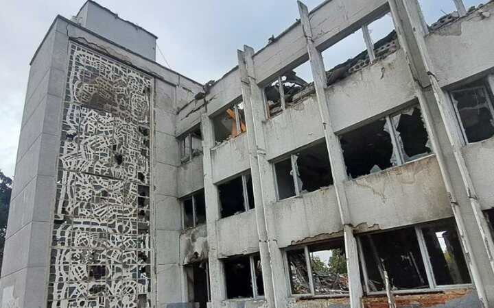 В Павлограде оккупанты разрушили здание дворца культуры в модернистском стиле