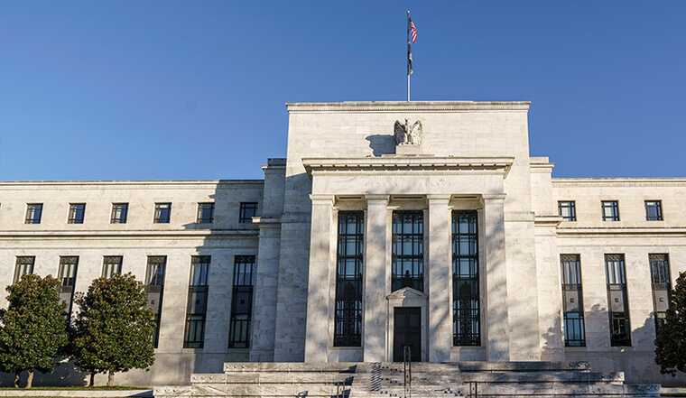 ФРС США впервые за 4 года снизила базовую процентную ставку