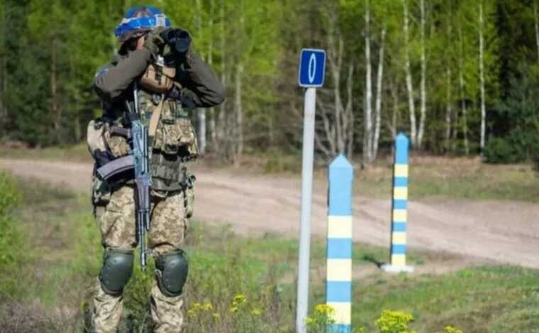 Українські прикордонники показали як ловлять ухилянтів на Дністрі