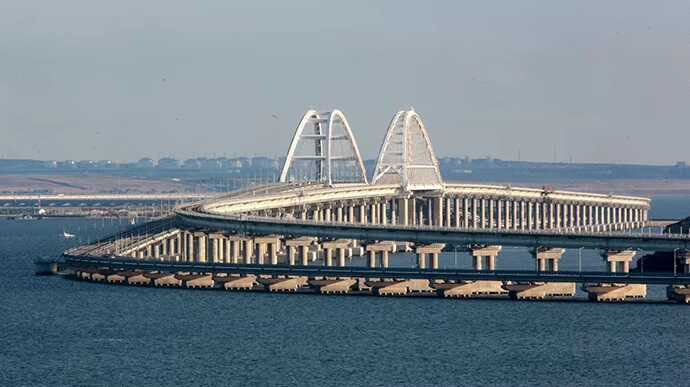 Occupants closed the Crimean Bridge