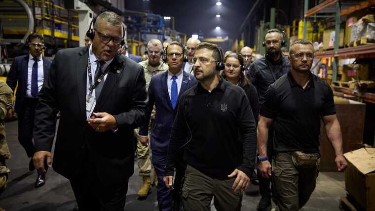 In USA, Zelenskyy visited a factory where 155-mm artillery shells for Ukraine are produced