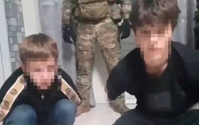 У російському Омську двоє підлітків спалили вертоліт Мі-8