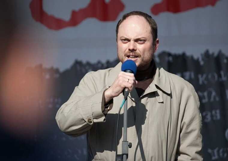 Російський опозиціонер знову закликав Захід послабити санкції проти "звичайних росіян", – The Times