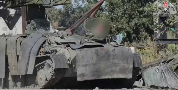 ЗС РФ почали "прикрашати" техніку гумовими килимками