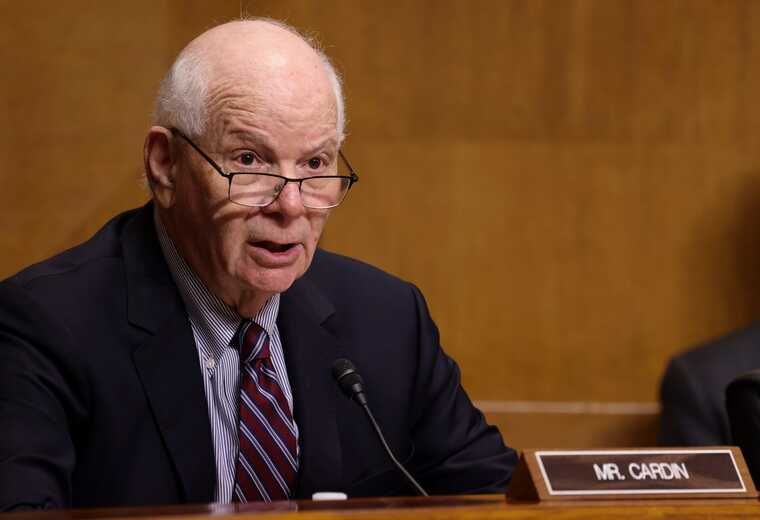 Фейковый звонок от "Кулебы": глава комитета США стал жертвой мошенничества