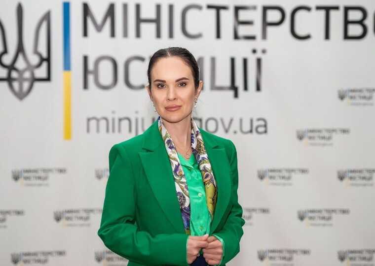 The wife of the NBU official Polyarush, who beat a soldier, works as the deputy of Yermak