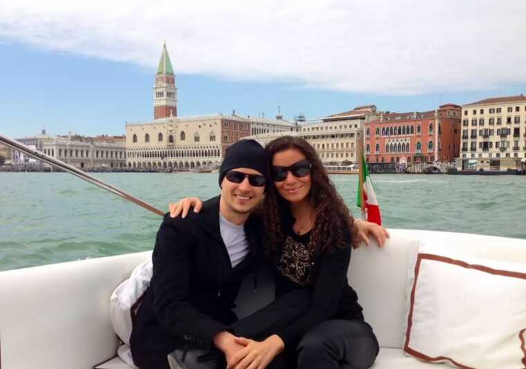 Мати трьох дітей Дурова поділилася архівними фотографіями з мільярдером