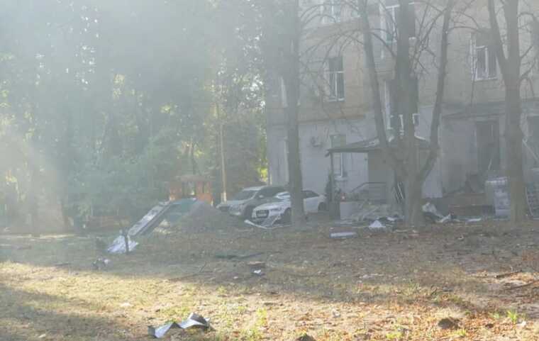 Атака по больнице в Сумах: в Нацполиции показали видео попадания дрона