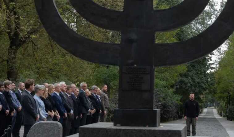 Зеленський разом із рабинами та дипломатами вшанував пам’ять жертв Бабиного Яру