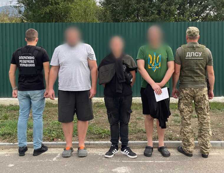 Троє київських молодиків влаштували біля Тиси "фотосесію", аби потрапити в Румунію