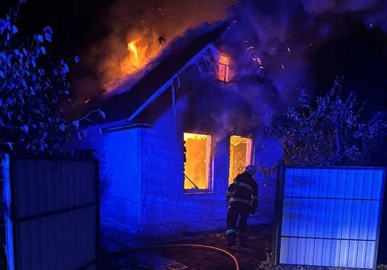 Consequences of the enemy attack on Kyiv region: a house caught fire due to UAV debris